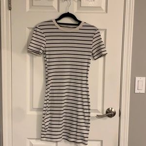 🏷3/$25🏷 Zara T-shirt dress